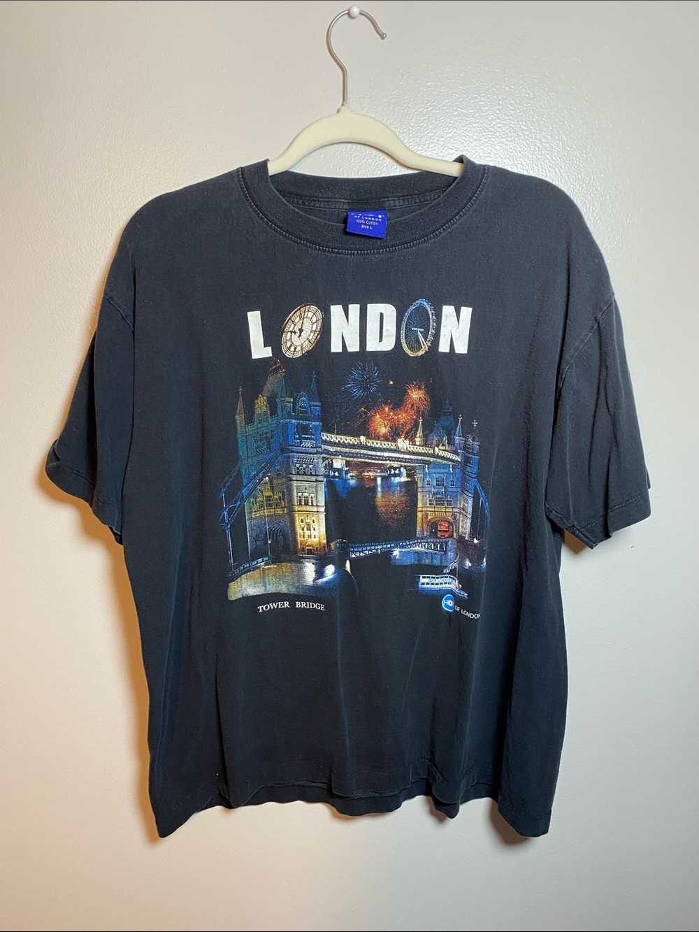 vintage black Hot of London Tower Bridge Graphic Tee - Black